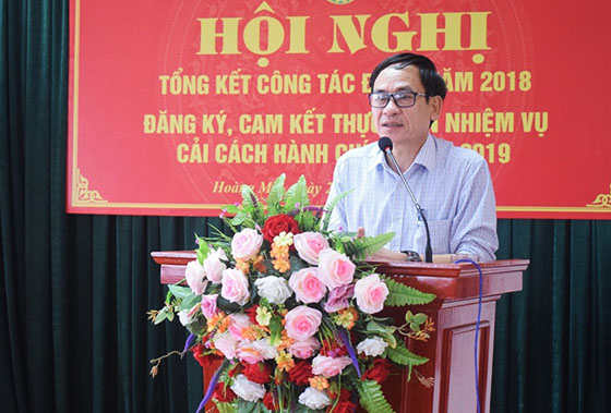 Đồng chí Võ Văn Dũng, Bí thư Thị ủy phát biểu chỉ đạo tại hội nghị