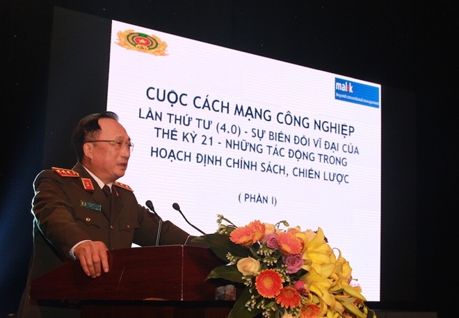Thứ trưởng Nguyễn Văn Thành nói chuyện thời sự với Cục Truyền thông CAND.