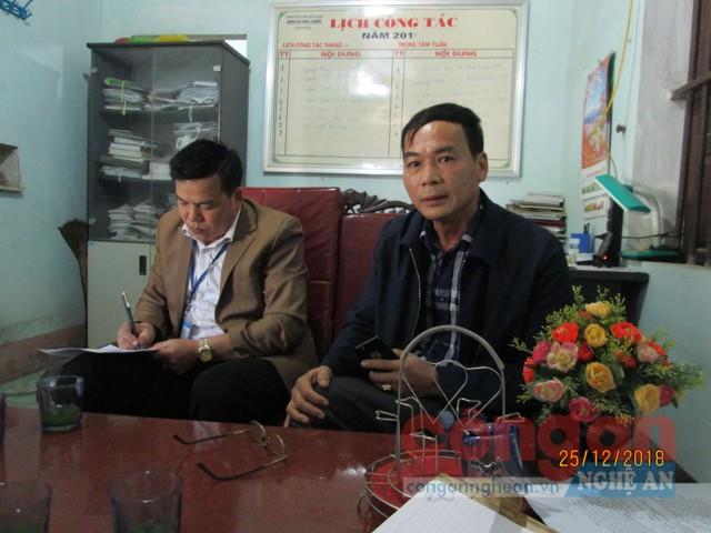 Ông Lưu Xuân Điểm, Chủ tịch UBND xã Châu Cường (bên phải) khẳng định,  những thông tin phản ánh liên quan đến cá nhân ông là hoàn toàn bịa đặt
