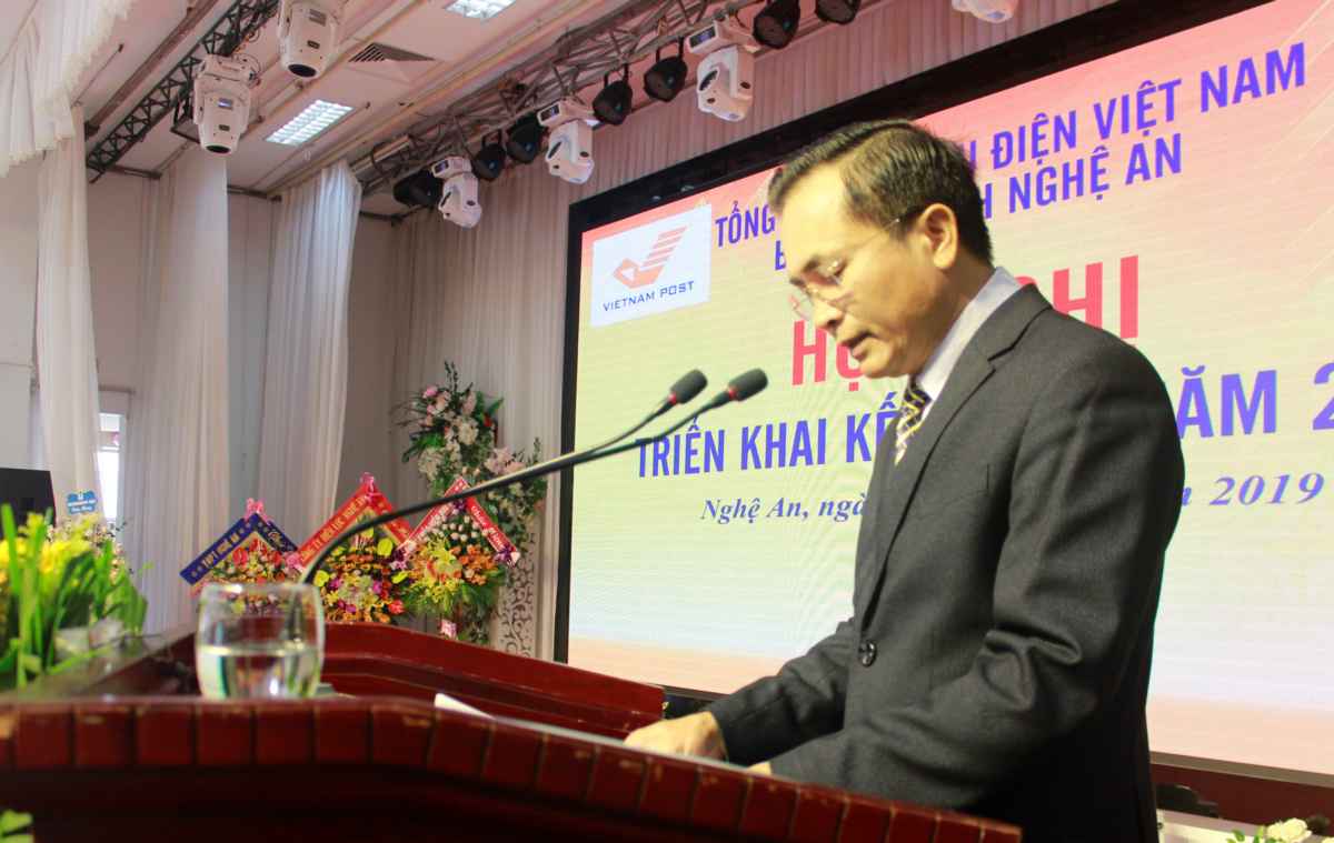 Ông Lê Ngọc Hoa, Phó Chủ tịch UBND tỉnh phát biểu Hội nghị