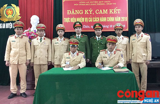 CBCS Đội CSGT Công an huyện Quỳ Châu ký cam kết cải cách hành chính năm 2019