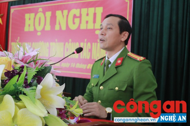 Trung tá Đinh Trọng Dung, Giám thị Trại tạm giam Công an tỉnh phát biểu tại Hội nghị triển khai công tác năm 2019 của đơn vị