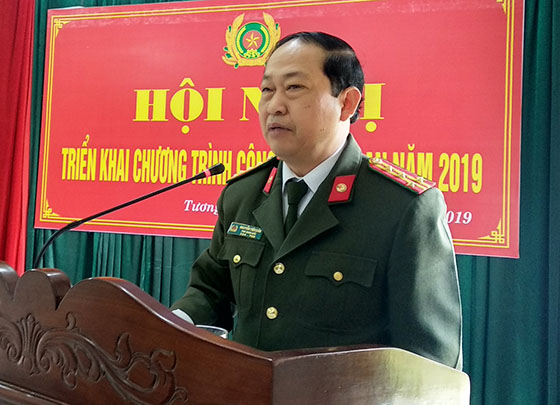 Đại tá Nguyễn Tiến Dần - Phó Giám đốc Công an tỉnh phát biểu tại hội nghị