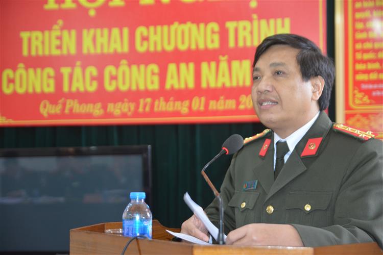 Đại tá Hồ Văn Tứ, Phó Bí thư Đảng ủy, Phó Giám đốc Công an tỉnh phát biểu chỉ đạo tại Hội nghị