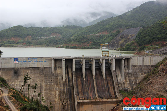 Nhà máy Thủy điện Hủa Na đã hoạt động từ năm 2013 đến nay, là nhà máy thủy điện lớn thứ 2 ở tỉnh Nghệ An