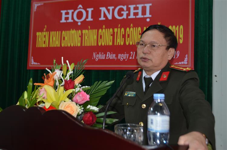Đại tá Nguyễn Đình Dung, Phó Giám đốc Công an tỉnh dự và chỉ đạo hội nghị