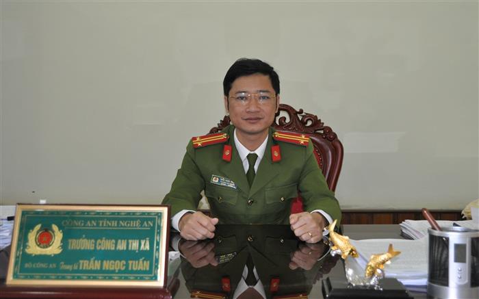 Trung tá Trần Ngọc Tuấn,                                  Trưởng Công an TX Thái Hòa