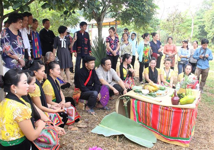 Lễ cúng cơm mới của đồng bào dân tộc Thái
