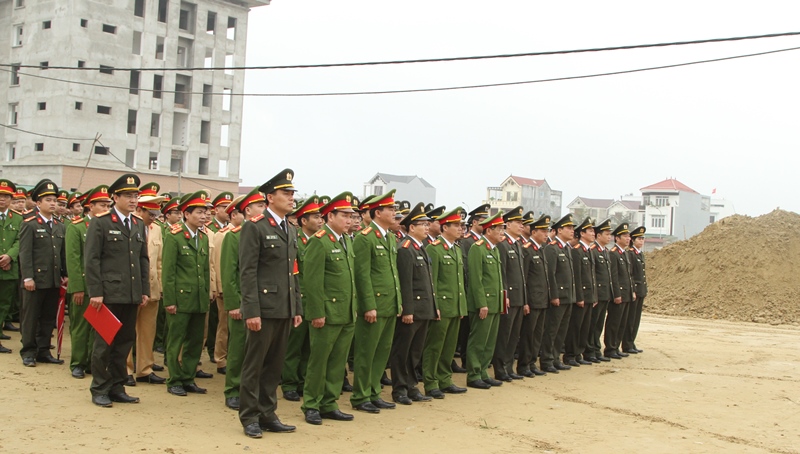 Các đơn vị lực lượng Công an Nghệ An ra quân hưởng ứng tết trồng cây Xuân Kỷ Hợi 2019.