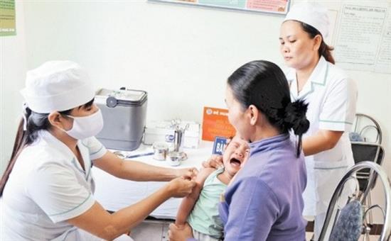 Hà Nội tiếp tục tiêm vét vaccine phòng bệnh sởi-rubella cho trẻ từ 1-5 tuổi  và tiêm vaccine ComBe Five. Ảnh minh họa