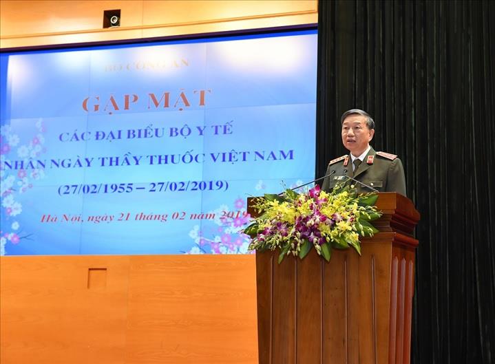 Bộ trưởng Tô Lâm phát biểu tại buổi gặp mặt.
