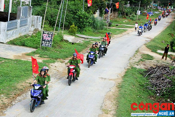 Công an huyện Quế Phong ra quân phát động toàn dân phòng, chống ma túy