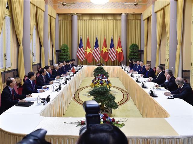 Tổng Bí thư, Chủ tịch nước Nguyễn Phú Trọng hội đàm với Tổng thống Donald Trump. Ảnh VGP/Nhật Bắc