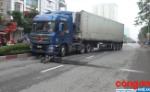 Container kéo lê xe máy, người đàn ông <em>chở</em> <em>đá</em> lạnh tử vong