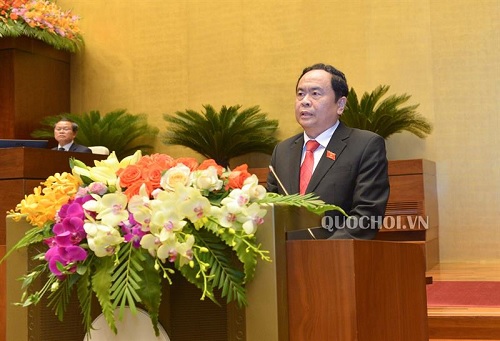 Chủ tịch Ủy ban Trung ương Mặt trận Tổ quốc Việt Nam Trần Thanh Mẫn trình bày báo cáo tại phiên họp