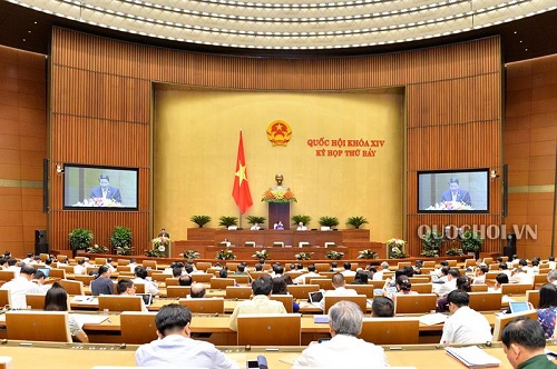 Quốc hội họp phiên toàn thể hội trường nghe trình bày báo cáo thẩm tra quyết toán ngân sách nhà nước năm 2017