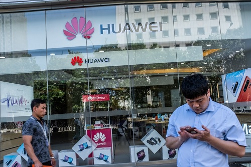 Một cửa hàng của Huawei tại Bắc Kinh, Trung Quốc. (Ảnh: The New York Times)