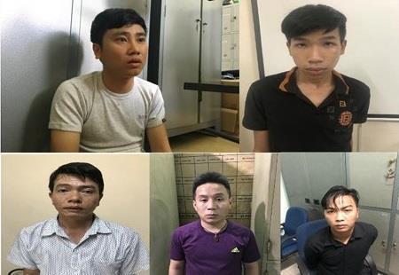Đỗ Văn Tuấn, kẻ cầm đầu đường dây đưa hơn 100 cô gái vào các động mại dâm (ảnh trên, bên trái) và đồng bọn tại cơ quan điều tra