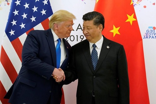 Tổng thống Mỹ Donald Trump (trái) và Chủ tịch Trung Quốc Tập Cận Bình trong cuộc hội đàm bên lề Hội nghị thượng đỉnh G20 tại Osaka, Nhật Bản, ngày 29/6/2019 (Ảnh: Reuters)