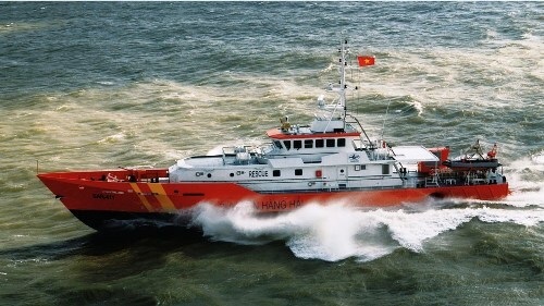 Tàu SAR 411 tham gia tìm kiếm các ngư dân mất tích.