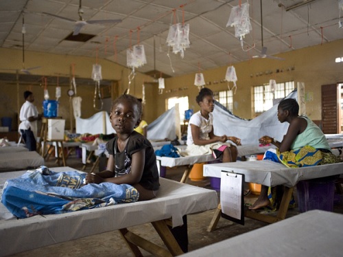 Các bệnh nhân dịch tả được điều trị tại cơ sở y tế ở Freetown, Sierra Leone. Ảnh: AFP/TTXVN