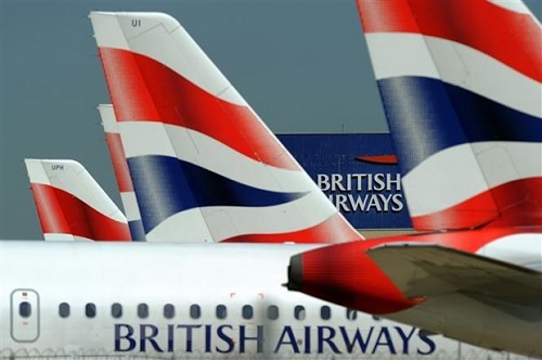 Máy bay của British Airways đỗ tại sân bay Heathrow, London, Anh. (Ảnh: AFP/TTXVN)