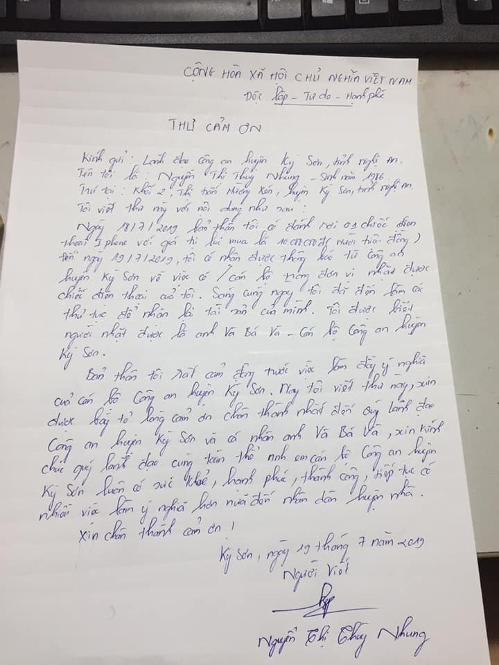 Lá thư cảm ơn của chị Nhung đến Trung tá Và Bá Và và Công an huyện Kỳ Sơn sau khi nhận được chiếc điện thoại Iphone bị đánh rơi