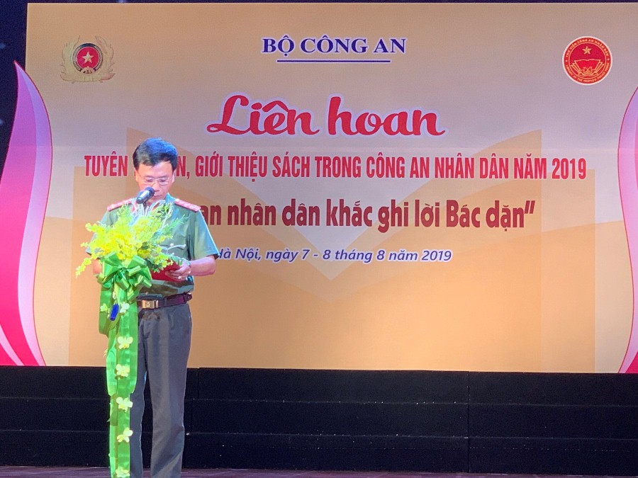 Đại tá Nguyễn Văn Toàn, Phó cục trưởng Cục X03 phát biểu tổng kết liên hoan