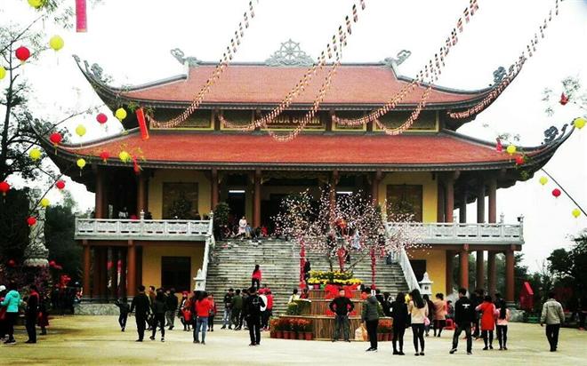 Sau nhiều năm xây dựng với hàng chục tỉ đồng tiền công đức, tài trợ,                                              nhiều hạng mục tại chùa Cổ Am (huyện Diễn Châu) đã được phục dựng