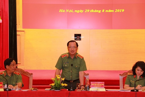 Thứ trưởng Nguyễn Văn Thành phát biểu tại Tọa đàm.