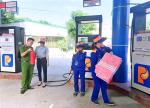 Kiểm tra công tác phòng cháy, chữa cháy tại các cửa hàng kinh doanh xăng dầu