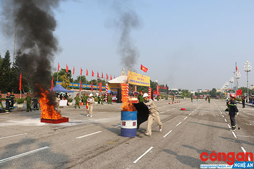 Hội thao nghiệp vụ chữa cháy tỉnh Nghệ An nhân kỉ niệm 55 năm ngày truyền thống lực lượng Cảnh sát PCCC; 15 năm ngày toàn dân PCCC (năm 2016).