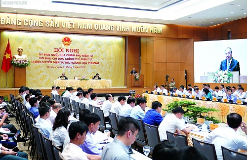 Thủ tướng Chính phủ Nguyễn Xuân Phúc chủ trì Hội nghị trực tuyến Ủy ban Quốc gia về Chính phủ điện tử