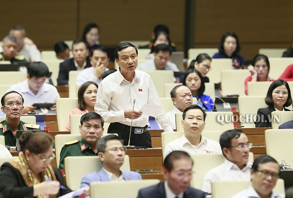 Đại biểu Bùi Văn Xuyền – Đoàn ĐBQH tỉnh Thái Bình đặt câu hỏi chất vấn