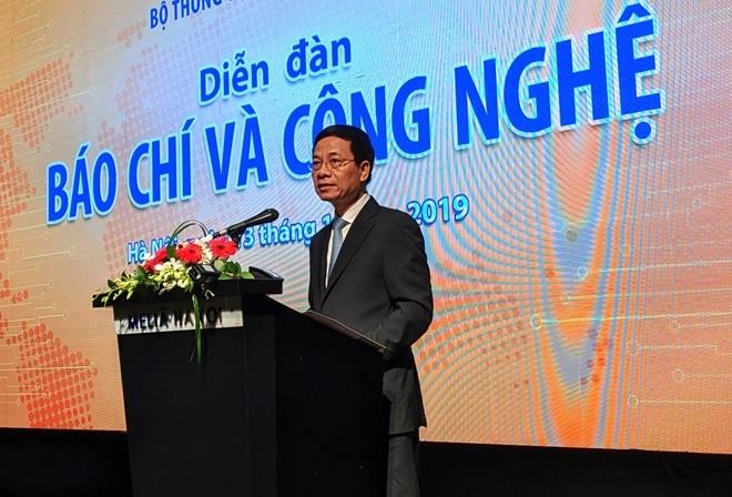 Bộ trưởng Bộ Thông tin và Truyền thông Nguyễn Mạnh Hùng phát biểu chỉ đạo diễn đàn. 