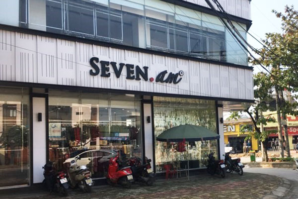 Cửa hàng Seven.Am tại TP Vinh vẫn mở bán giữa “tâm bão” nghi án hàng Trung Quốc gắn nhãn mác Việt Nam