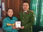 Chiến sỹ Công an nhặt được của rơi, trả người đánh mất