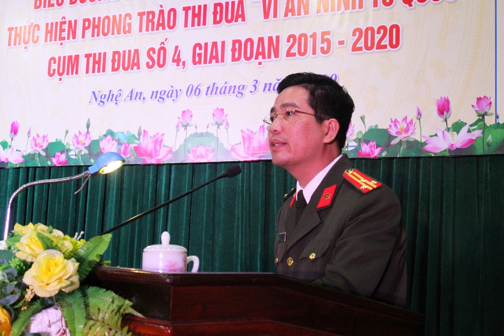 Đồng chí Thượng tá Nguyễn Xuân Thư, Trưởng phòng PX04 điều hành thảo luận.
