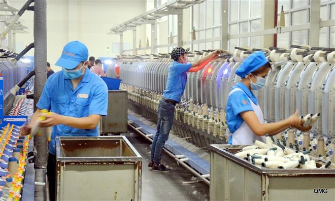 Sản xuất sợi của Công ty TNHH Khoa học kỹ thuật Texhong Ngân Long hiện đạt 99% công suất thiết kế. Ảnh: Báo Quảng Ninh