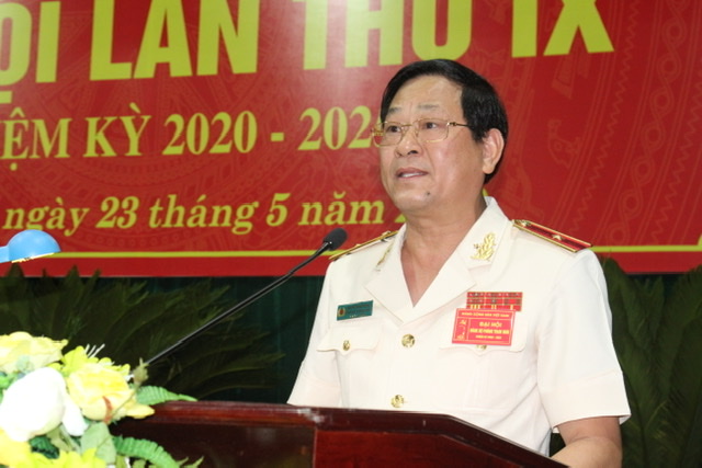Thiếu tướng Nguyễn Hữu Cầu, Giám đốc Công an tỉnh phát biểu tại Đại hội