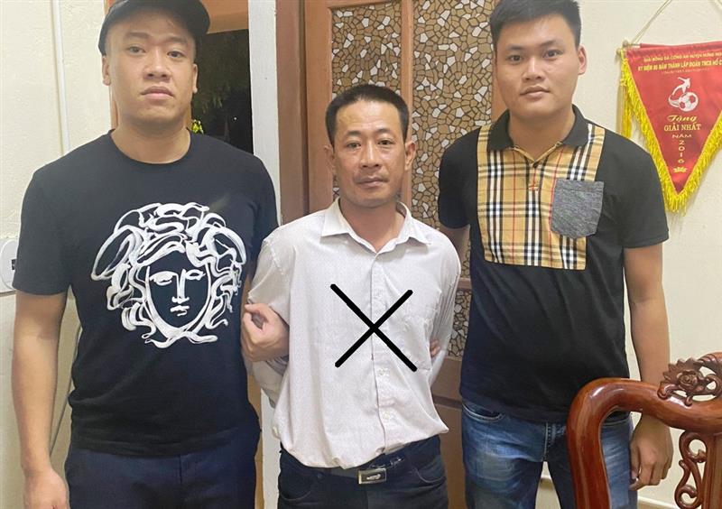 Đối tượng Lê Minh Hải (X) bị bắt giữ và di lý về Hà Tĩnh để điều tra