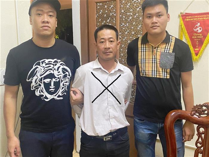 Đối tượng Lê Minh Hải (X) bị bắt sau khi truy sát khiến mẹ vợ                               và chị vợ tử vong
