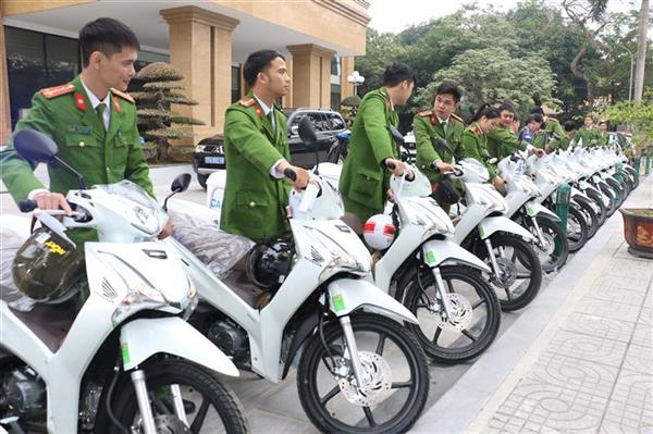 Trang cấp 400 xe mô tô cho lực lượng Công an xã chính quy