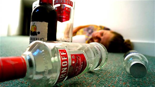 Việc sử dụng rượu bia đã và đang gây ra nhiều nguy hại cho sức khỏe                                     con người (Ảnh minh họa)