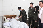 <em>Báo</em> <em>Công</em> <em>an</em> <em>Nghệ</em> <em>An</em>: Thăm hỏi Trưởng Công an xã bị thương khi tham gia chữa cháy