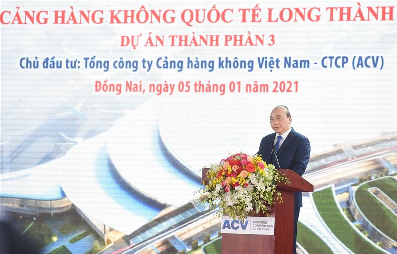 Thủ tướng phát biểu tại lễ khởi công xây dựng Cảng hàng không quốc tế Long Thành giai đoạn 1 – dự án thành phần 3. Ảnh VGP/Quang Hiếu