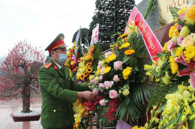 Phòng CSCĐ - Công an Nghệ An: Dâng hoa, dâng hương tưởng niệm Chủ tịch Hồ Chí Minh