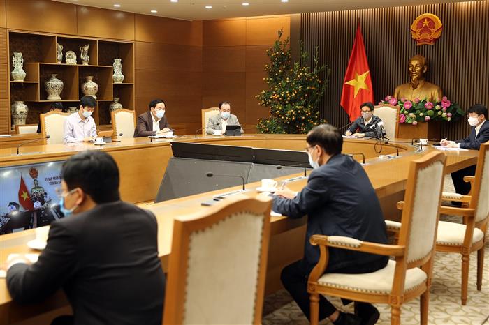 Trong chiều 4/2, Phó Thủ tướng Vũ Đức Đam đã có 2 cuộc họp nhanh với tỉnh Quảng Ninh và tỉnh Gia Lai về công tác chống dịch. Ảnh: VGP/Đình Nam