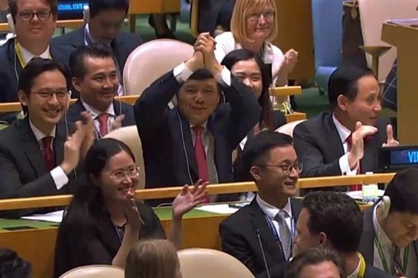 Việt Nam trúng cử Hội đồng Bảo an Liên Hợp Quốc với số phiếu gần tuyệt đối 192/193 phiếu.