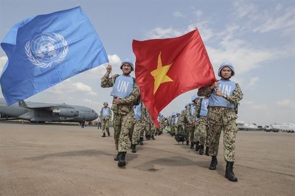 Cờ Việt Nam tung bay khi thực hiện nhiệm vụ gìn giữ hòa bình tại Nam Sudan.